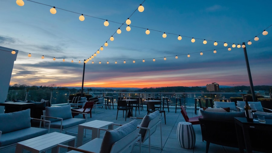 The Highlander at Radford, Tapestry Collection by Hilton