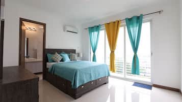 2 bedrooms, desk, iron/ironing board, WiFi