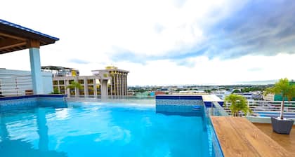 luxury Condo at Kensington Gates