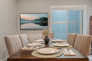 Dining - Apex Mountain ~ Gone Ski`Inn ~ The Perfect Place to Gather (Keremeos)