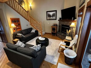 TV, fireplace