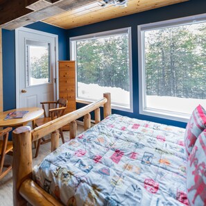 1 غرفة نوم وخزنة داخل الغرفة وواي فاي مجانًا وملاءات أسرّة