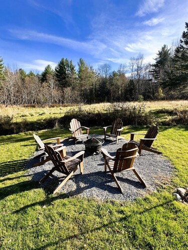 Rocky Branch Retreat on 33 acres with fenced yard, fireplaces & deck