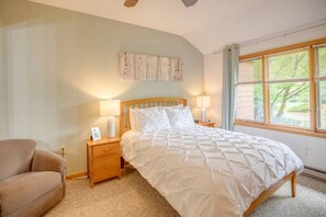 2 Schlafzimmer, Schreibtisch, Bügeleisen/Bügelbrett, Reisekinderbett