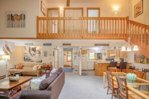 Televisión y chimenea