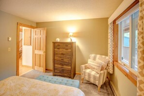 3 habitaciones, escritorio, wifi y ropa de cama