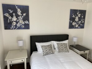 3 bedrooms, in-room safe, free WiFi, bed sheets