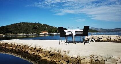 Apartment Pascal - One Bedroom Apartment with Terrace and Sea View