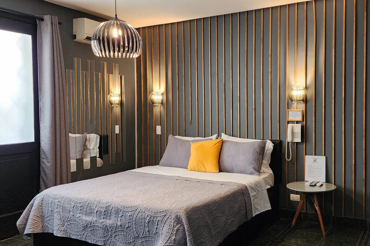 Habitación romántica doble | Sistema de insonorización, wifi gratis, ropa de cama