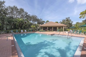 Piscine extérieure, piscine chauffée