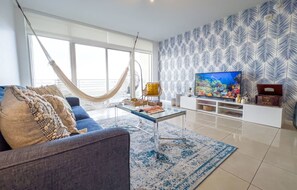 1 bedroom - Palm Place - Heart of Miami w Parking Pool Gym (Miami)