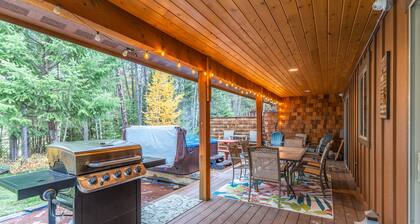 Golf resort home with fairway views, hot tub, sauna, covered deck, & grill