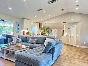 Smart TV, books, stereo