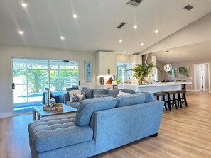 Smart TV, books, stereo