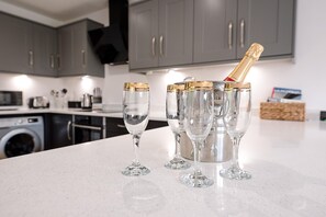 Microwave, oven, stovetop, dishwasher - 4 Eureka Waldringfield Air Manage Suffolk (Woodbridge)
