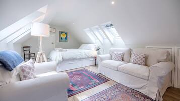 1 bedroom, laptop workspace, bed sheets