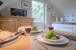 Dining - Poplar Farm Cartlodge Earl Soham Air Manage Suffolk (Woodbridge)