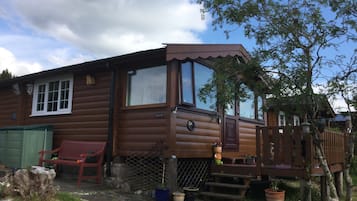 Cabin | Exterior