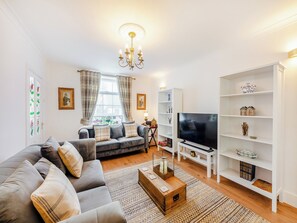 TV - 2 bedroom accommodation in Alnwick (Alnwick)