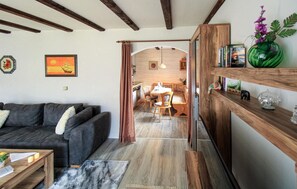 TV - Stunning apartment in Arrach (Arrach)