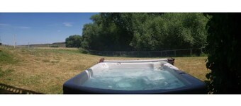 Bright suite at Bratz Equine (No cleaning fee)