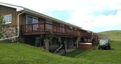 Bright suite at Bratz Equine (No cleaning fee)