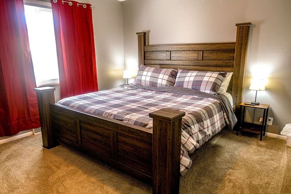 Pet Friendly Duplex 6Ft Fence King Bed Omaha Vrbo