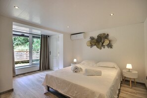 4 bedrooms, iron/ironing board, free WiFi, bed sheets