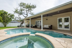 Pool - Very cute Pool Home close to beaches! (St. Petersburg)