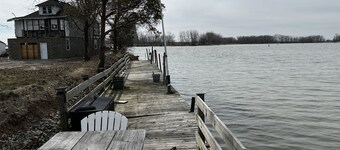 Waterfront 4 bedroom two full bath with arcade, kayaks and dock.