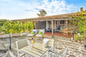 Outdoor dining - Villa Maria con Parcheggio - Trilocale with 2 Bathroom - Home and More (Capo D'orso)