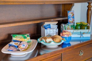Breakfast meal - Villa Maria con Parcheggio - Dependance - Home and More (Capo D'orso)
