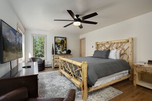 3 habitaciones, tabla de planchar con plancha y cuna de viaje 