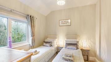 2 bedrooms, free WiFi, bed sheets
