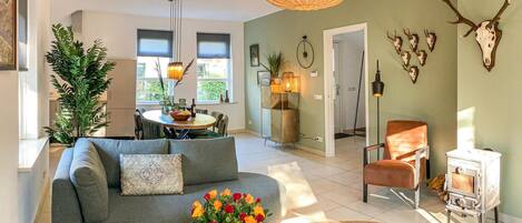 Smart TV, table football