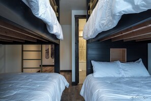 3 habitaciones, tabla de planchar con plancha y wifi gratis 