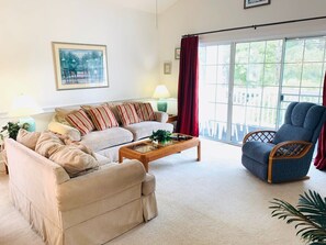 TV - Peaceful condo in the center of Myrtle Beach (Myrtle Beach)