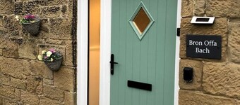 Escape to the Country @ Bron Offa Bach