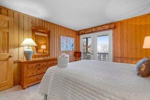 3 bedrooms, Internet, bed sheets - Charming dog-friendly condo - skiing, mountain-view, fireplace, & washer/dryer (Beech Mountain)