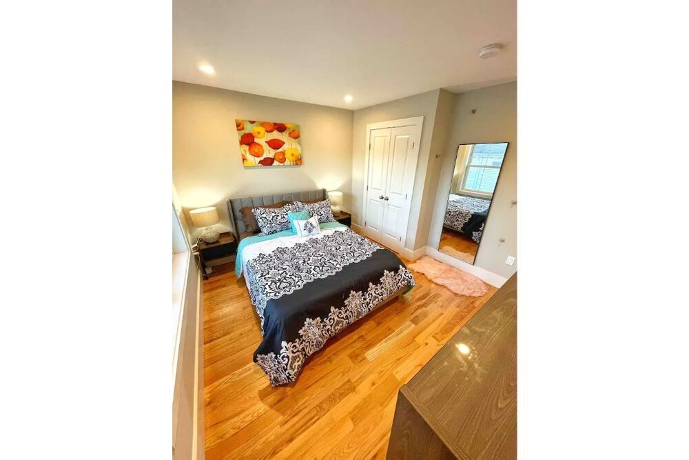 Luxury large house minutes to Cambridge and Boston Watertown Vrbo