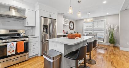 Luxury large house minutes to Cambridge and Boston