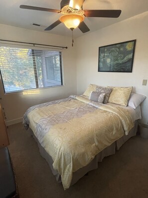 3 Schlafzimmer, Schreibtisch, Bügeleisen/Bügelbrett, kostenloses WLAN