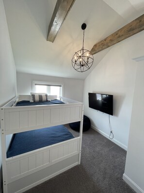 4 habitaciones, cuna de viaje, wifi gratis y ropa de cama