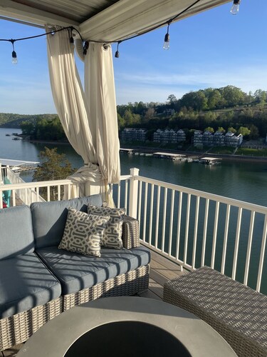 Lakeside Landing at Deerfield Including Covered Boat Slip