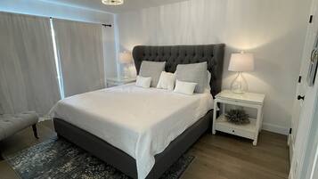 4 間睡房、可攜式嬰兒床、免費 Wi-Fi、床單