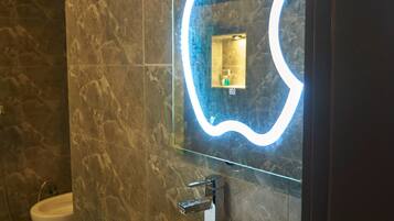 Standard Double Room | Bathroom