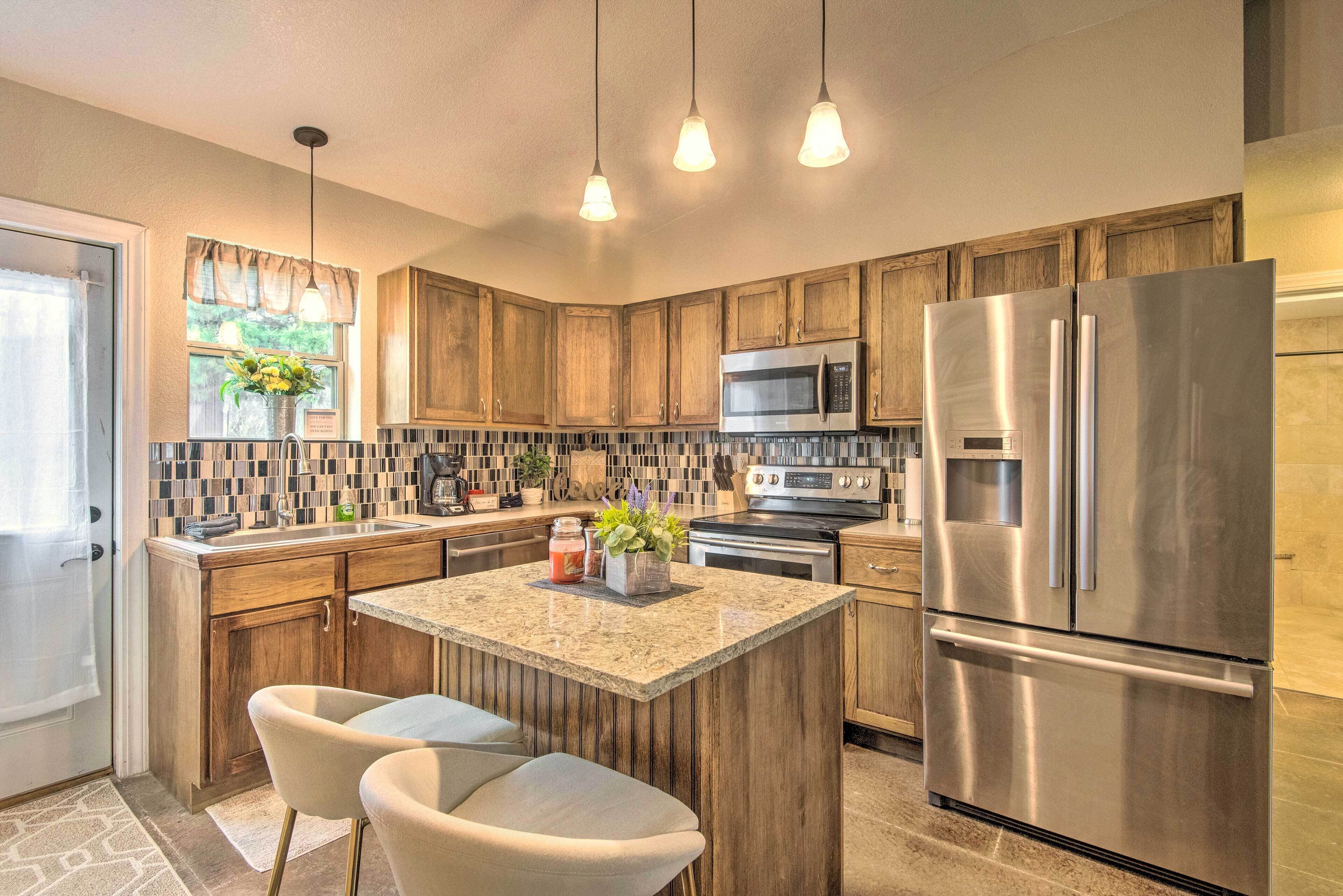 Fridge, microwave, stovetop, dishwasher