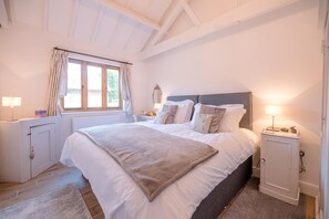 3 Schlafzimmer, laptopgeeigneter Arbeitsplatz, Bügeleisen/Bügelbrett