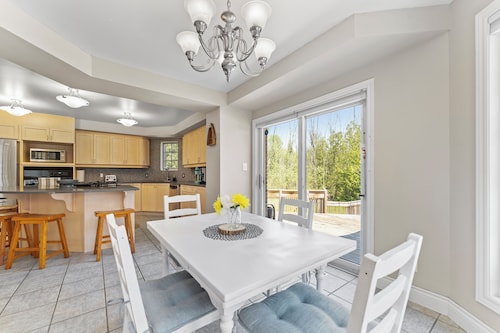 Beautifull Sauble Falls Villia minutes to the beach