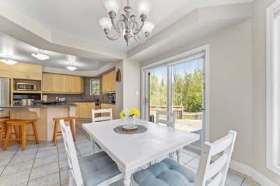 Beautifull Sauble Falls Villia minutes to the beach